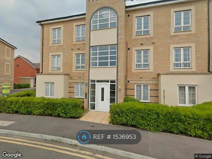 2 Bedroom Flat To Rent In Fisher Place, Slough, SL3