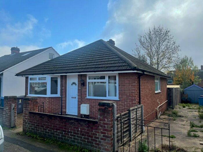 2 Bedroom Bungalow To Rent In Rayleigh Road, Ipswich, IP1