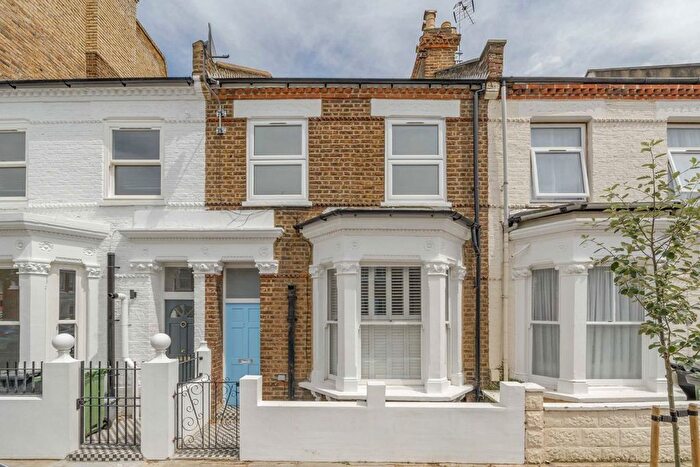 3 Bedroom Flat To Rent In Stronsa Road, London, W12