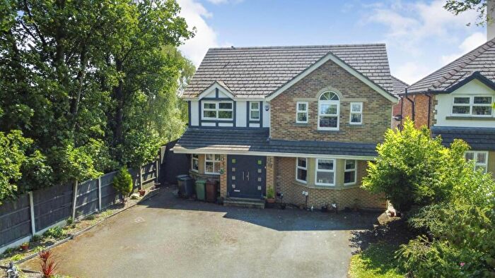 5 Bedroom Detached House For Sale In Sycamore Chase, Pudsey, LS28