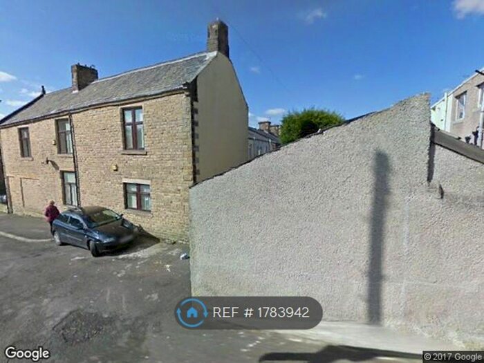 2 Bedroom Flat To Rent In Rhyddings Street, Oswaldtwistle, BB5