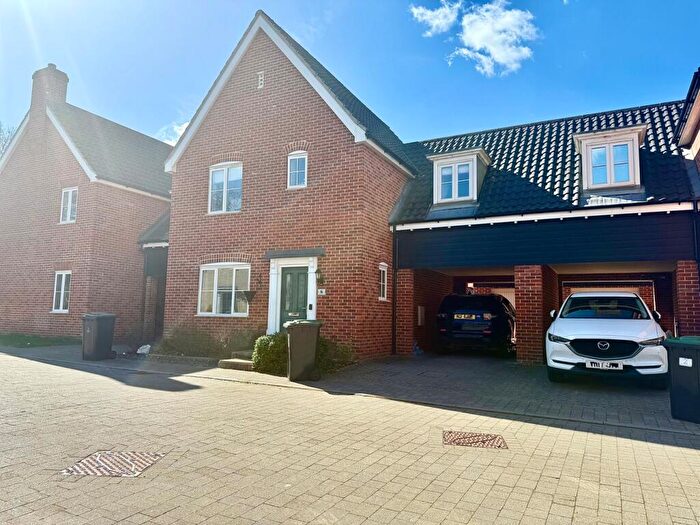 3 Bedroom Link Detached House For Sale In Normans Close, Bramford, Ipswich, IP8