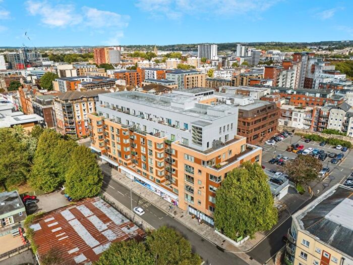 2 Bedroom Flat For Sale In High Street, Southampton, SO14