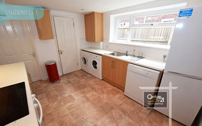 5 Bedroom Terraced House To Rent In |Ref: |, Blackberry Terrace, Southampton, SO14