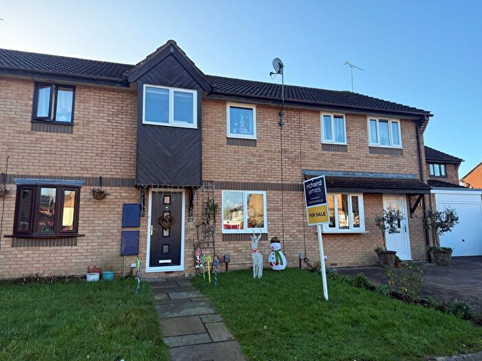 3 Bedroom Terraced House For Sale In Mortimer Close, Shaw, Swindon, SN5