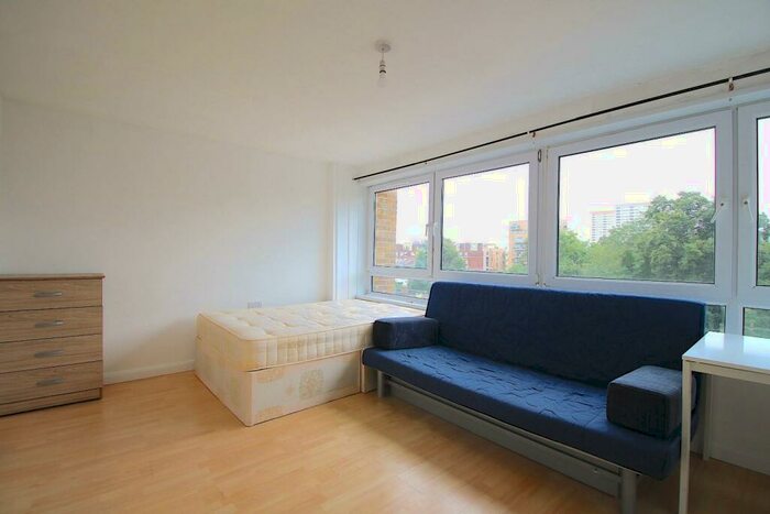 4 Bedroom Flat To Rent In Bromley High Street, London, E3