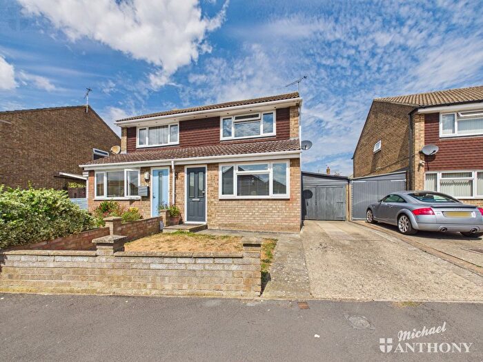 2 Bedroom Semi-Detached House For Sale In Rowland Way, Aylesbury, HP19