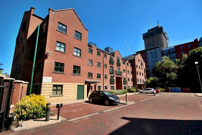 2 Bedroom Apartment To Rent In Blantyre House, Manchester, M15