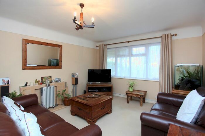 2 Bedroom Flat To Rent In Poole Road, Poole, BH12