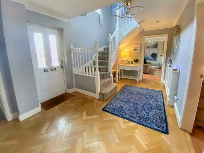 4 Bedroom Detached House For Sale In Wold Road, Burton Latimer