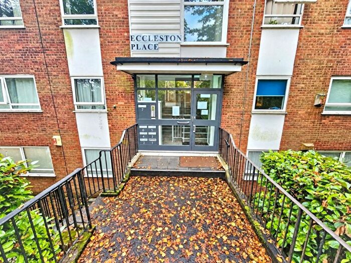 3 Bedroom Flat For Sale In Eccleston Place, Salford, M7