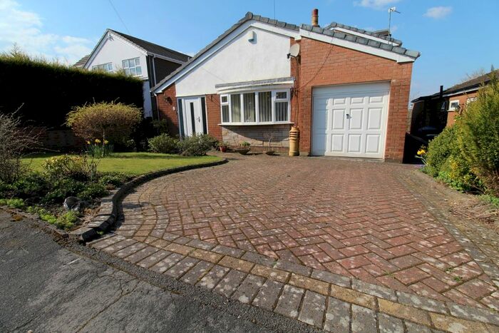 4 Bedroom Detached Bungalow To Rent In Matley Park Lane, Stalybridge, SK15
