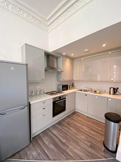 3 Bedroom Flat To Rent In Dalkeith Road, Newington, Edinburgh, EH16