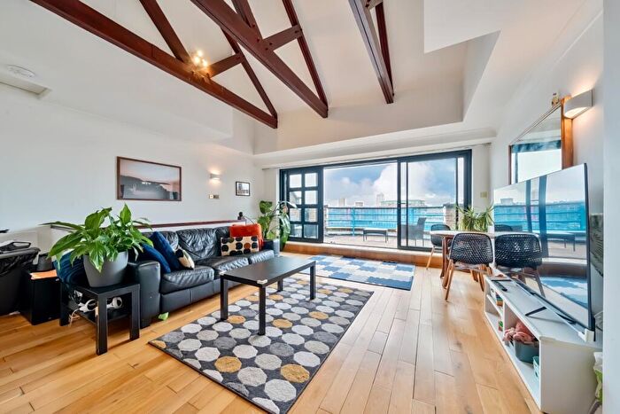2 Bedroom Apartment To Rent In Tower Bridge Wharf, Wapping, E1W