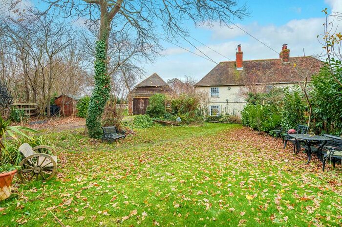 3 Bedroom Cottage For Sale In Seasalter Road, Graveney, ME13