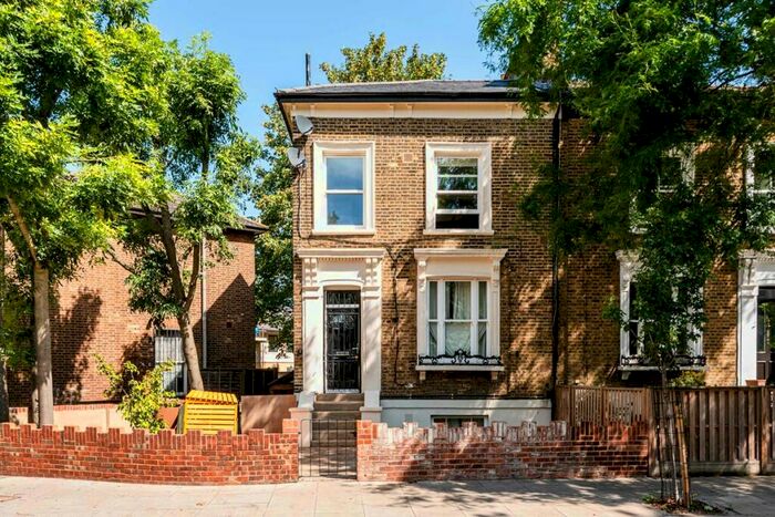 2 Bedroom Maisonette To Rent In Richmond Road, London Fields, E8