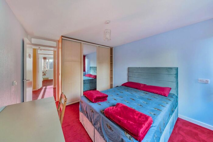 4 Bedroom Maisonette To Rent In Morrison Court, High Barnet, Barnet, EN5