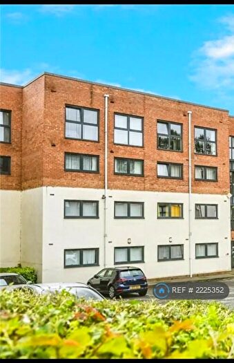 2 Bedroom Flat To Rent In Lowbridge Court, Garston, Liverpool, L19