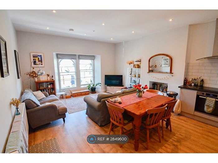 3 Bedroom Maisonette To Rent In Whiteladies Road, Bristol, BS8