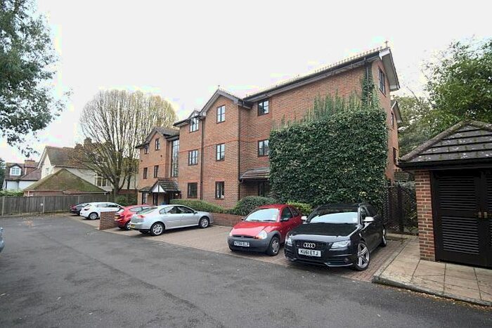 1 Bedroom Flat To Rent In Mount Hermon Road, Hook Heath, Woking, GU22