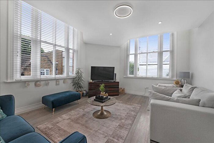 2 Bedroom Flat To Rent In Hesketh Place, London, W11