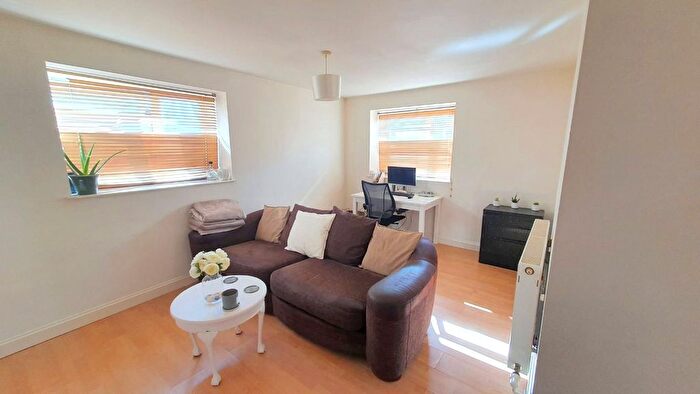 2 Bedroom Flat To Rent In Coronation Road, Southville, Bristol, BS3