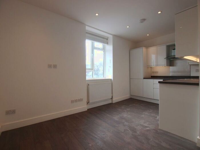 1 Bedroom Flat To Rent In Westbury Avenue, Turnpike Lane, N22