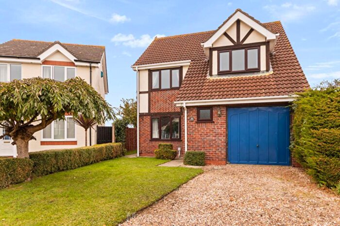 4 Bedroom Detached House For Sale In Clarkson Drive, Stallingborough, DN41