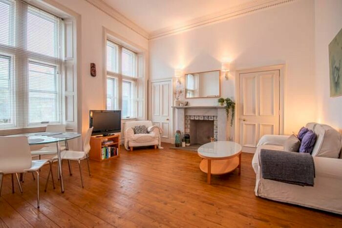 2 Bedroom Flat To Rent In Nether Craigwell, Edinburgh, EH8