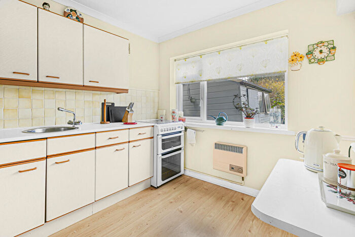 4 Bedroom Detached House For Sale In Bedmond Road, Hemel Hempstead, Hertfordshire, HP3