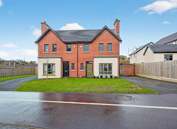 3 Bedroom Semi-Detached House For Sale In Brooke Hall Mews, Belfast, BT8