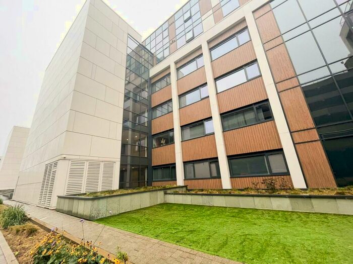 1 Bedroom Apartment To Rent In Queens Dock Avenue, Hull, HU1