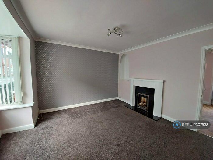 3 Bedroom Terraced House To Rent In Dawlish Mount, Leeds, LS9