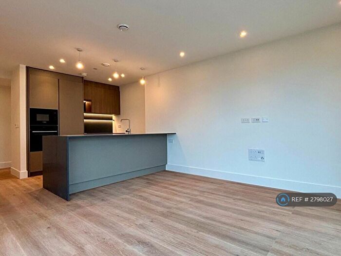 1 Bedroom Flat To Rent In Bow View Apartments, London, E3