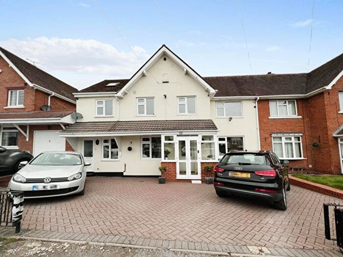 6 Bedroom Semi-Detached House For Sale In The Crescent, Queslett Road, Birmingham, B43