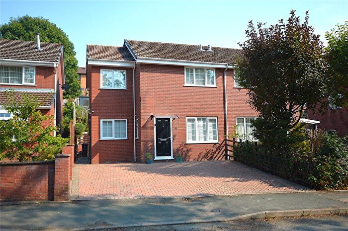 3 Bedroom Semi-Detached House For Sale In Sycamore Drive, Newtown, Powys, SY16