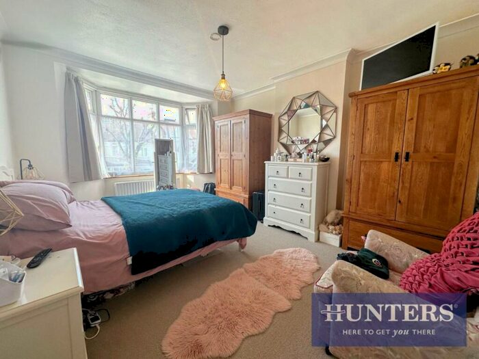 4 Bedroom Detached House To Rent In Douglas Road, Surbiton, KT6