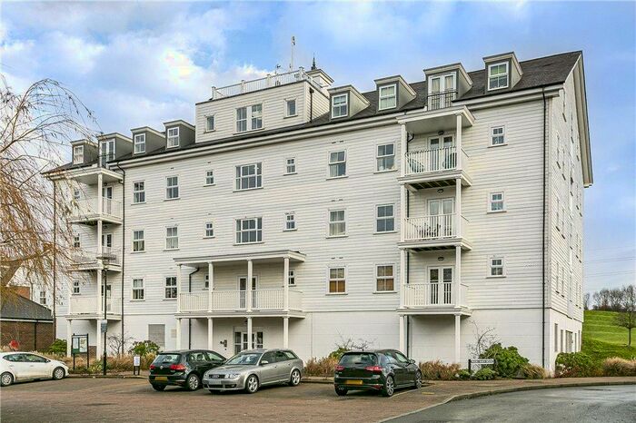 2 Bedroom Apartment To Rent In Beaumont Drive, Worcester Park, KT4