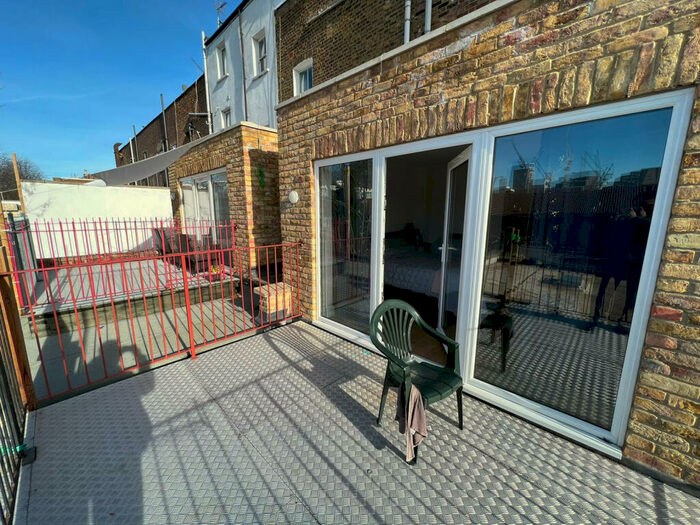 2 Bedroom Flat To Rent In Caledonian Road, Islington, N1