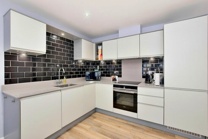 2 Bedroom Flat To Rent In Flat Prospect House, Farnham Common, SL2