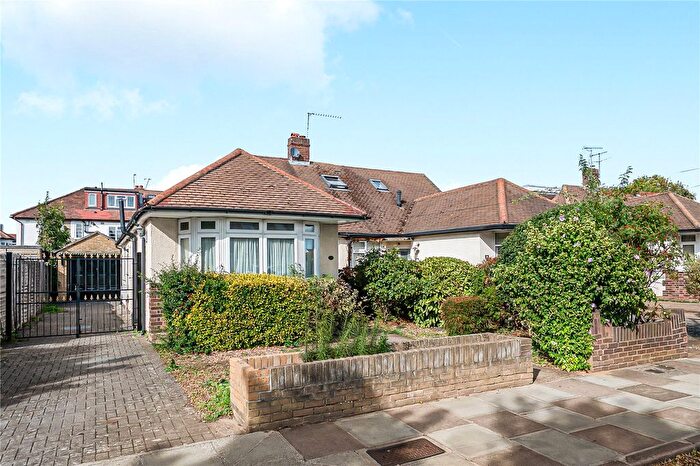 2 Bedroom Bungalow For Sale In Lime Grove, Twickenham, TW1
