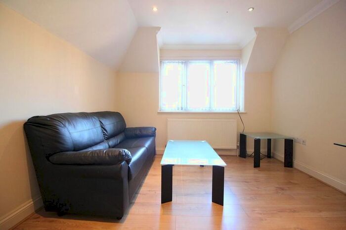 1 Bedroom Flat To Rent In Langley Road, Langley, Slough, SL3