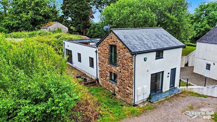 3 Bedroom Detached House For Sale In The Granary, Smithaleigh, PL7