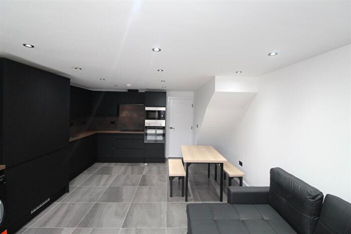 6 Bedroom House To Rent In Wyeverne Road, Cathays, Cardiff, CF24