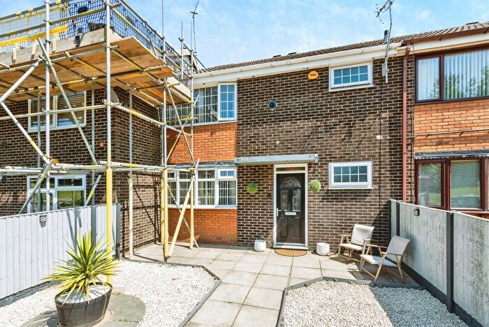 3 Bedroom Terraced House For Sale In Sherburn Road North, Leeds, LS14