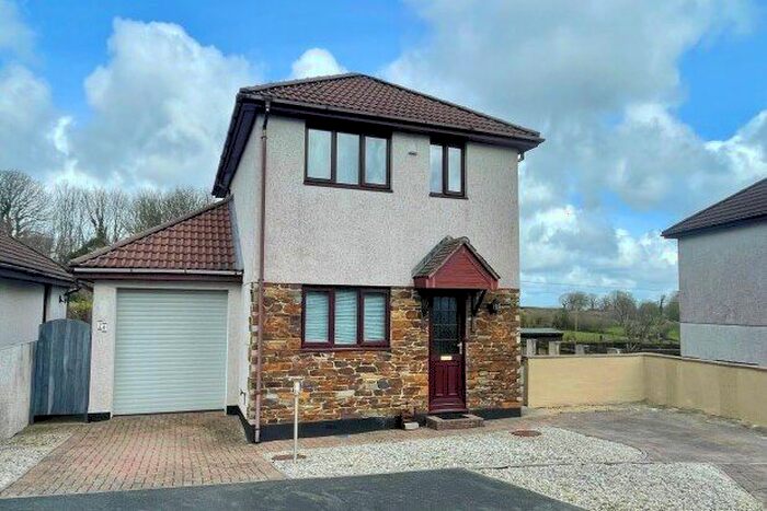 3 Bedroom Property To Rent In Primrose Close, St. Austell, PL26