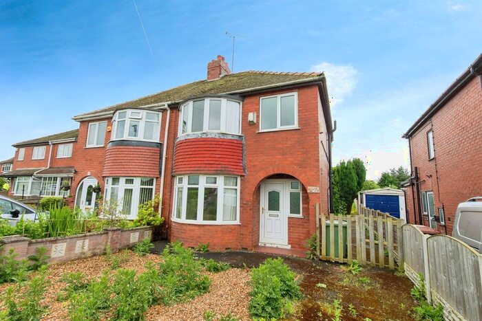 3 Bedroom Semi-Detached House For Sale In Park Lane, Allerton Bywater, Castleford, WF10