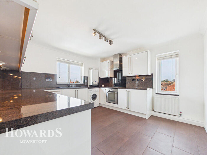 2 Bedroom Apartment For Sale In Wilson Road, Pakefield, NR33
