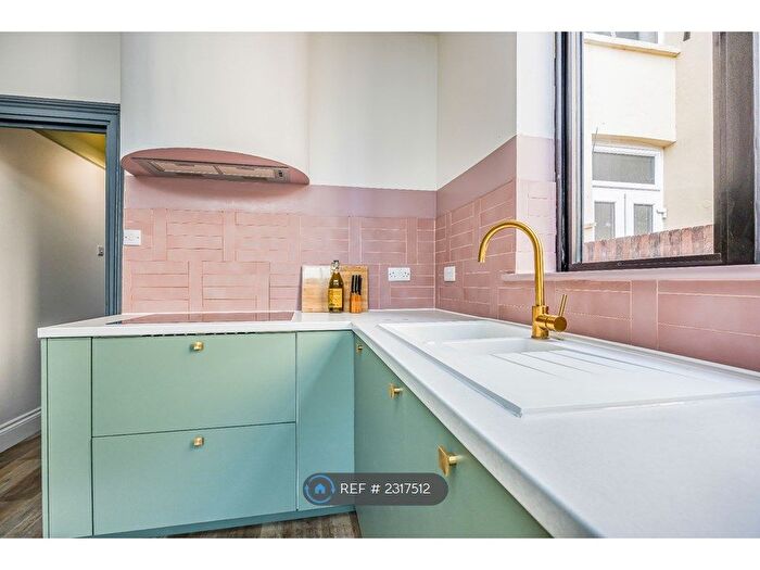 6 Bedroom Terraced House To Rent In Fawcett Road, Southsea, PO4