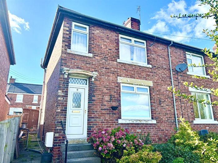 3 Bedroom Semi-Detached House For Sale In East Avenue, Chester Moor, Chester Le Street, DH2